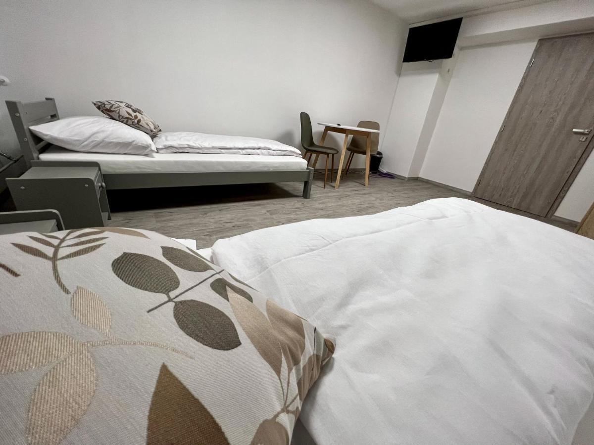 Hostel H18 บาร์เจโอ ภายนอก รูปภาพ