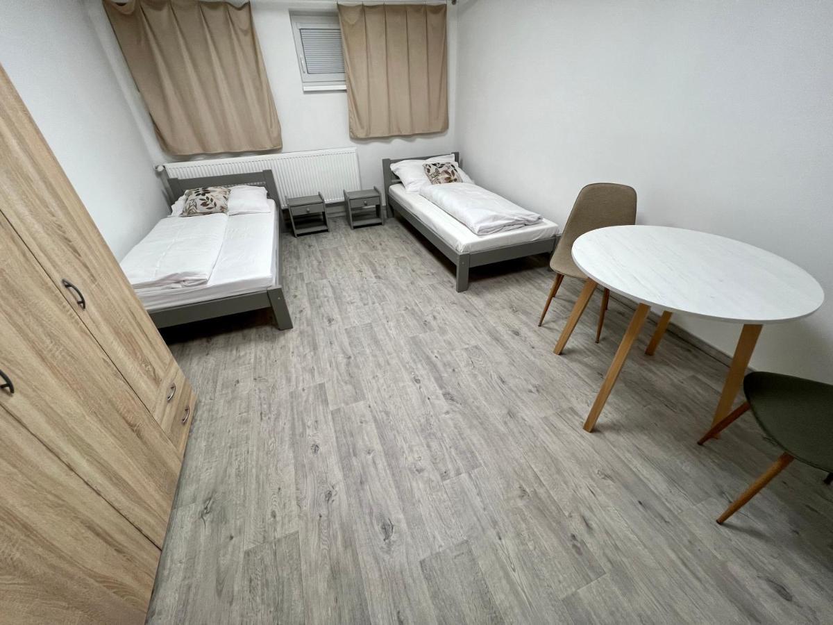 Hostel H18 บาร์เจโอ ภายนอก รูปภาพ